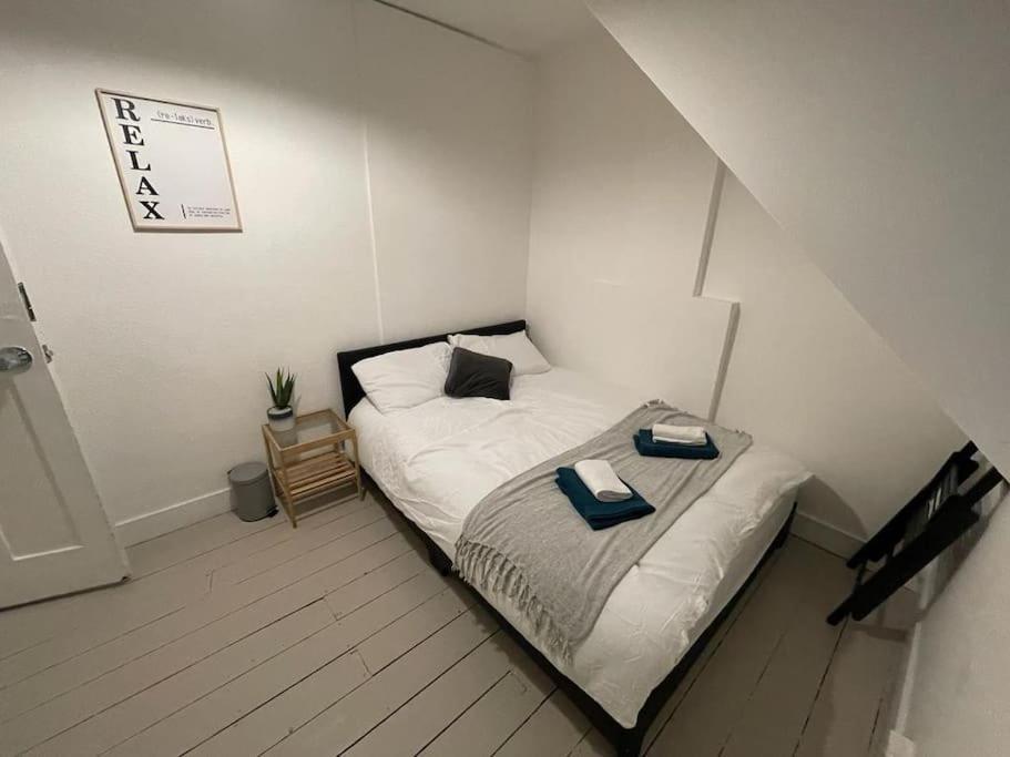 Comfortable 2 Bedroom On Tower Bridge London Eksteriør bilde