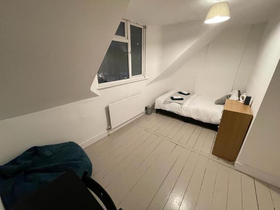 Comfortable 2 Bedroom On Tower Bridge London Eksteriør bilde