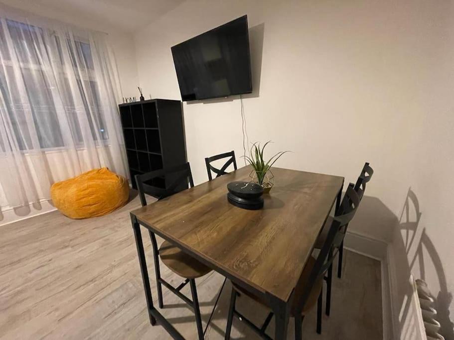 Comfortable 2 Bedroom On Tower Bridge London Eksteriør bilde
