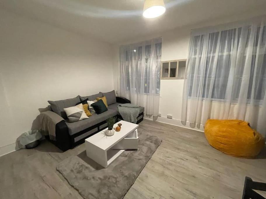 Comfortable 2 Bedroom On Tower Bridge London Eksteriør bilde